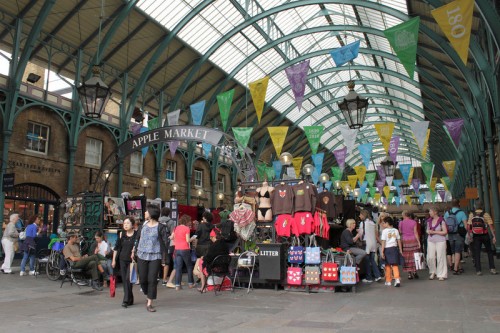 Uno scorcio dell'Apple market a Covent Garden, Londra