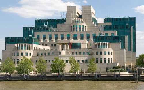 Il SIS Building a Londra, sede del celebre MI6, servizi segreti inglesi